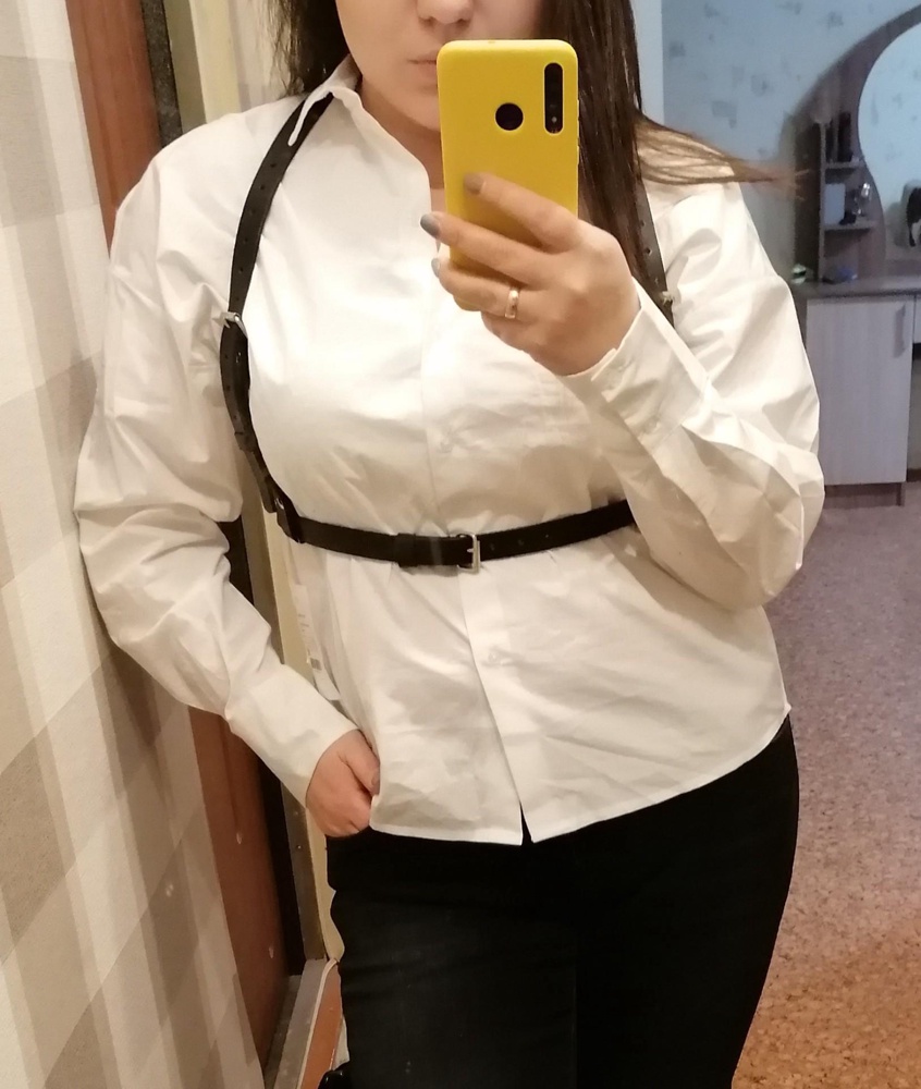 Отличная вещица!
По размеру всё отлично
Можно регулировать!
Сидит замечательно