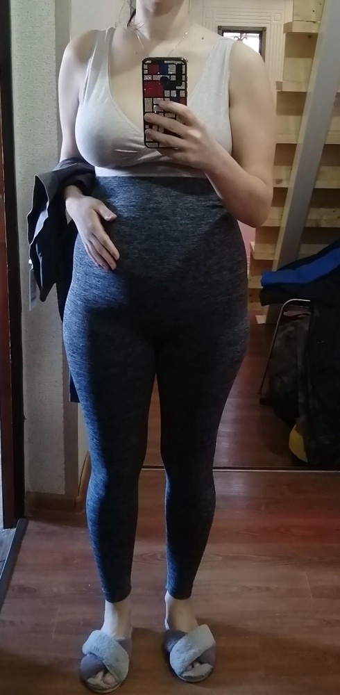 Топ не хлопок, в описании хлопок+эластан. В ткани полиэстер, значит ткань будет вся в катышках. Причем люди уже несколько раз писали, что описание не то, но продавцу помоему все равно. Сидит прилично, но выбирала именно из за ткани, так как ношу больше хлопка, чем синтетику. Обман покупателя.