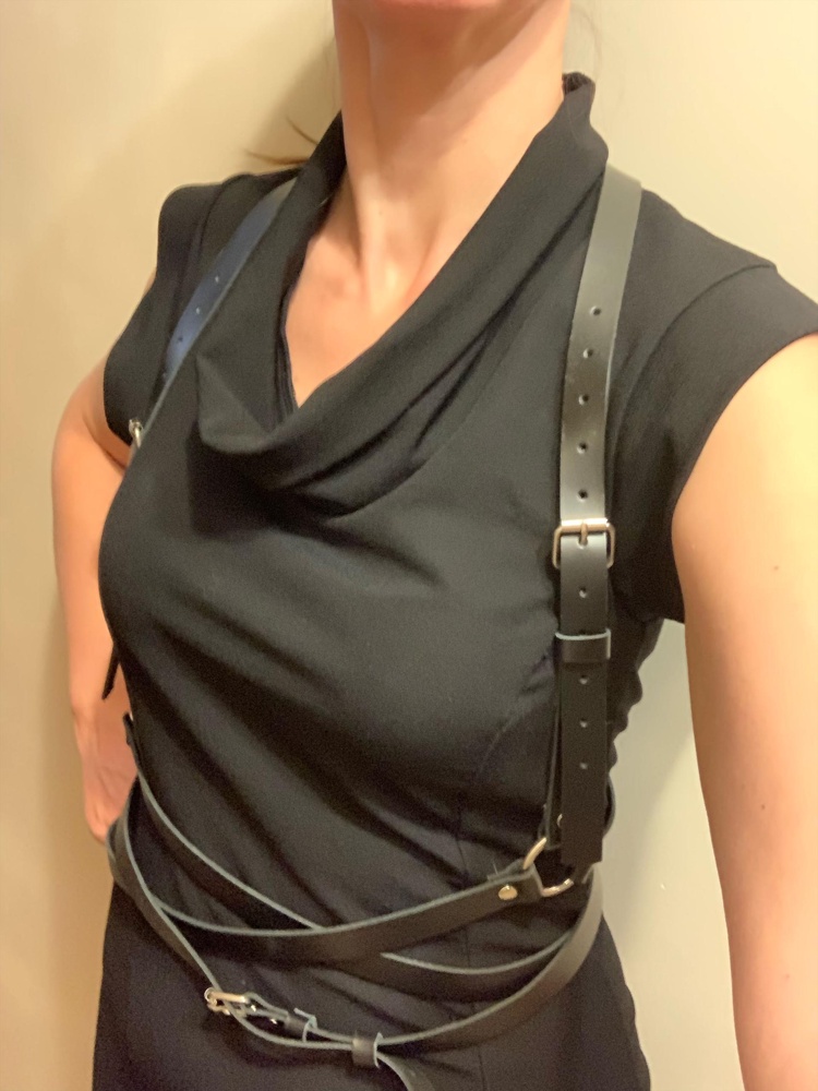 Хорошая портупея, можно собрать разные образы, качество кожи тоже устроило.