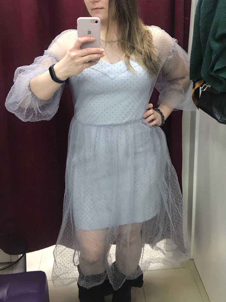 Платье на параметры 94-82-106 и рост 163 подошёл 50 размер. В груди великовато. Ткань нижнего платья тонкая. Смотрится немного странно, рукава коротки не как на модели и дико электризуется низ. А ещё было с пятном на нижнем.