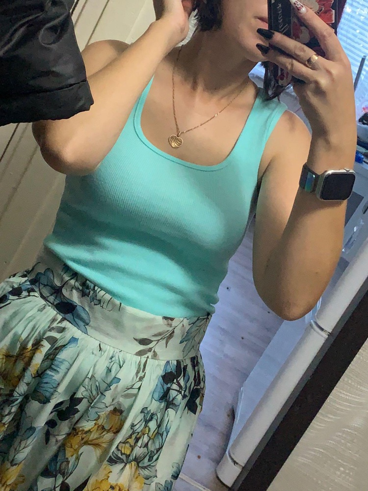 Прекрасное качество, по цвету то что надо, мне в размер пришла)