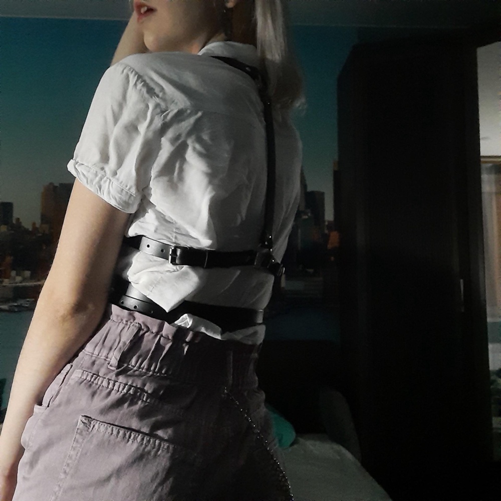 Очень понравилась. Удобно, стильно, соответствует описанию.