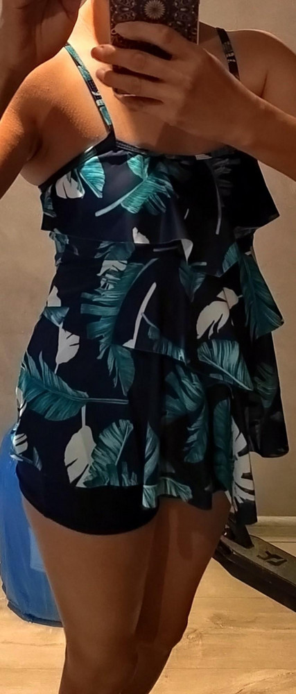 Качество отличное. Цвет как на фото. Заказывала 2 разм S и М, выбрала S. Разница между размерами довольно значительная в 3-4 см, на фото сравнила.
 S как будто маловат, а М большеваты, хотелось прям золотую середину именно на 44 разм.))) Ощущение, что с большой грудью будет не очень удобно (хотя может и нет, тк не имею большой груди 😂😂😂 Пошито всё ровно, хорошо скрывает после родовой живот, даже слишком, подойдёт и беременным.