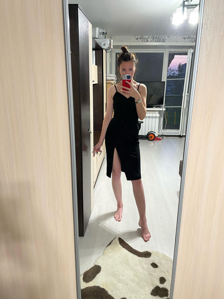 Сидит отлично, на свой 42-44 взяла 42