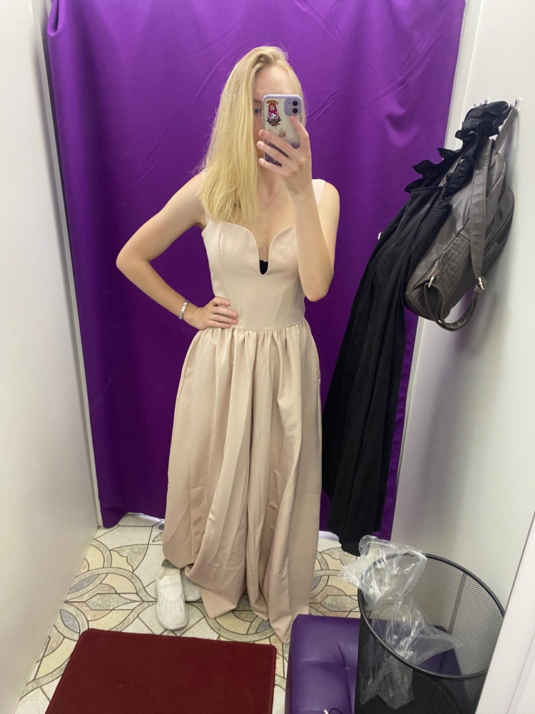 Замечательный костюм, приятный к телу. Без косяков. Размер M идеально подошел! Спасибо!