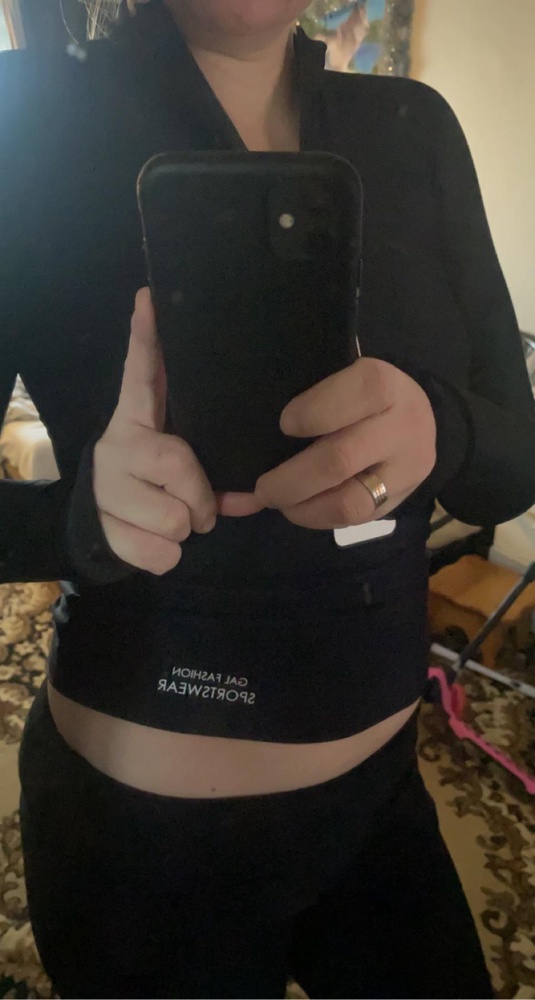 Офигенный взяла хs на рост 170👍. Параметры 94.70.94