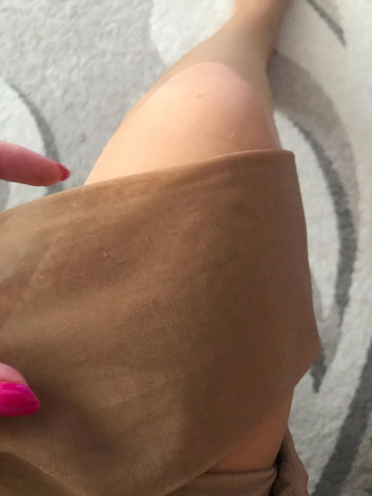 Я в ужасе! Цвет совсем не светло-бежевый, скорее грязный. Плюс затяжки!!!