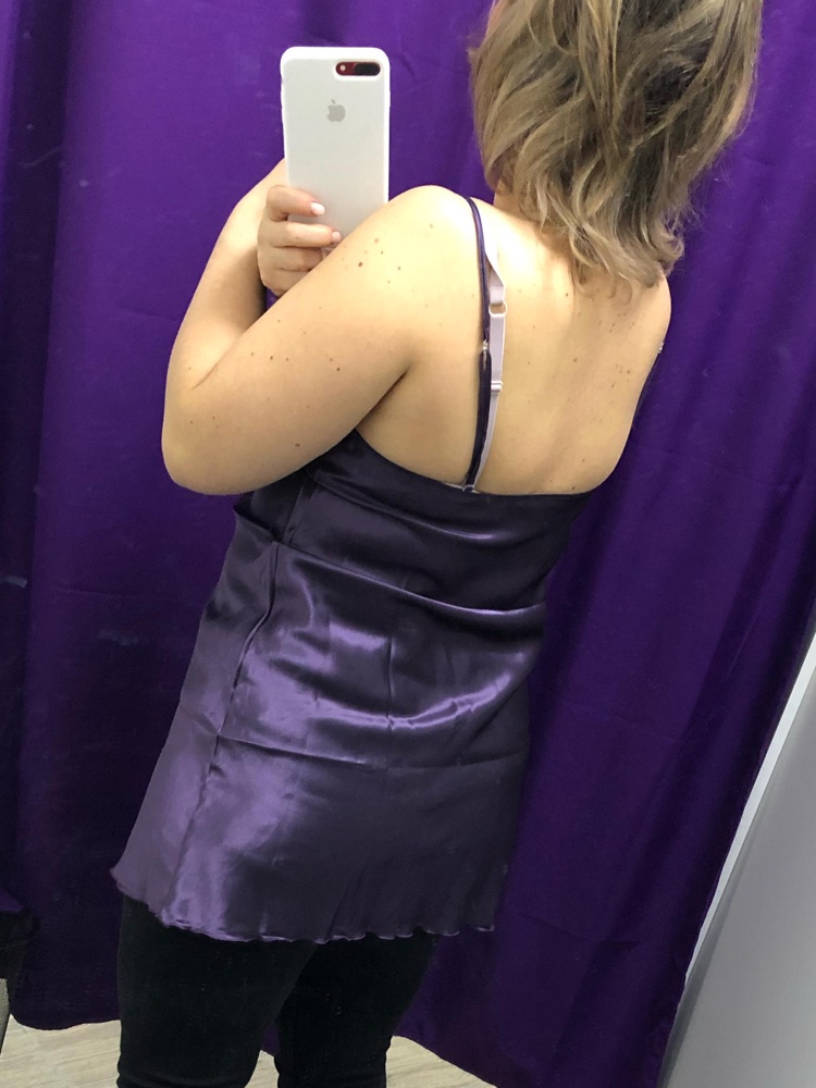 Мой рост 154 см, но эта сорочка просто Мега короткая, попу еле прикрывает (((( подойдёт тем, кто ещё ниже меня 