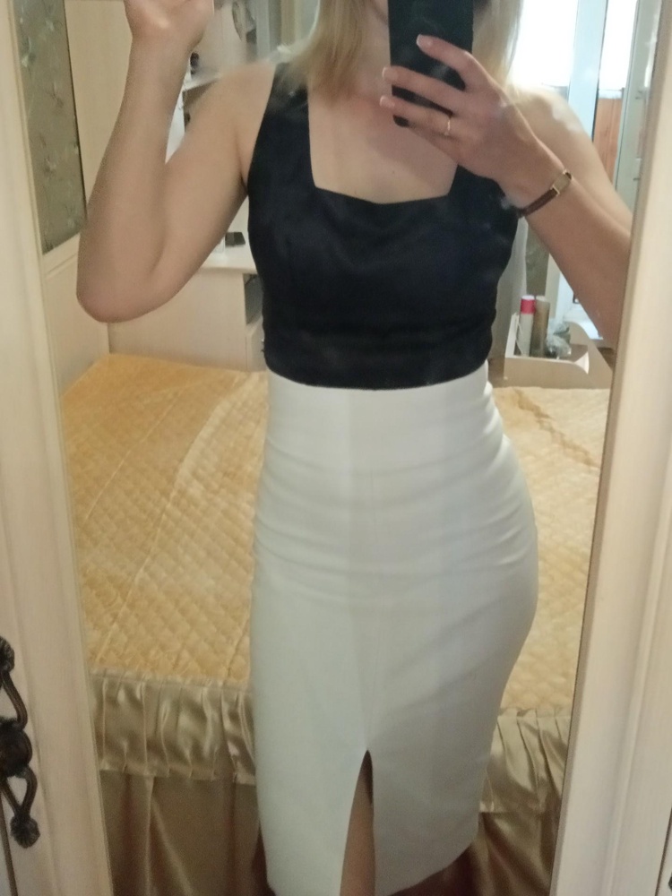 Шикарная юбка! На 68-98 размер 44 идеально подошёл (рост 175)