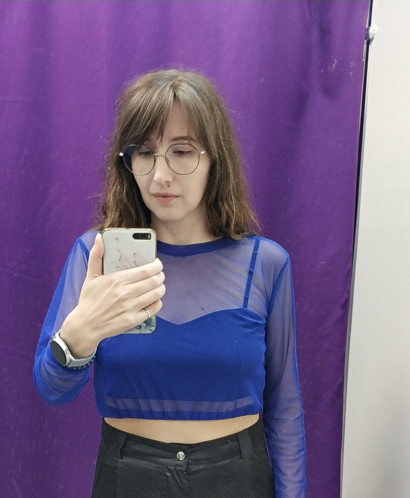 Хороший топ без затяжек с аккуратными швами. На ог 92 взяла М