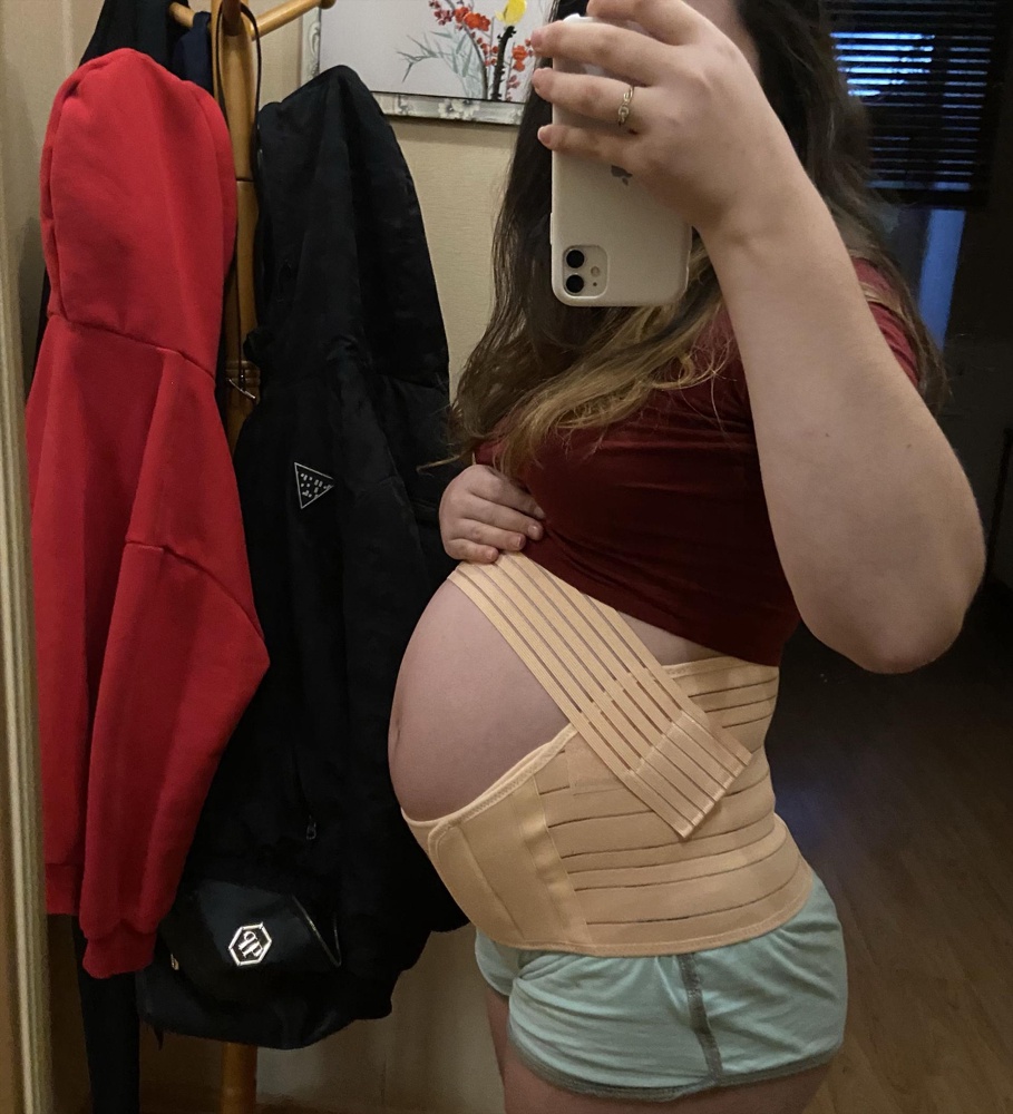 Бандаж пришёл быстро, очень удобный и отлично разгружает спину, все на липучках и крепится очень легко. 💫идельаный💫