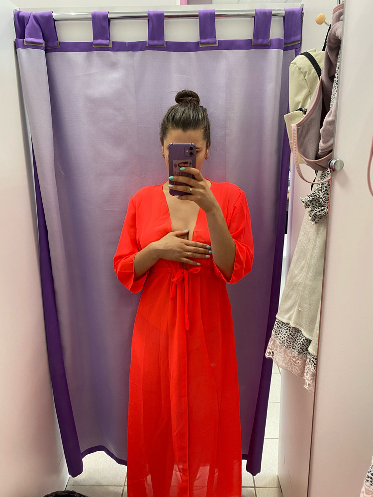 Парео огонь , аккуратно сшит , нитки не точат , длина идеальная 