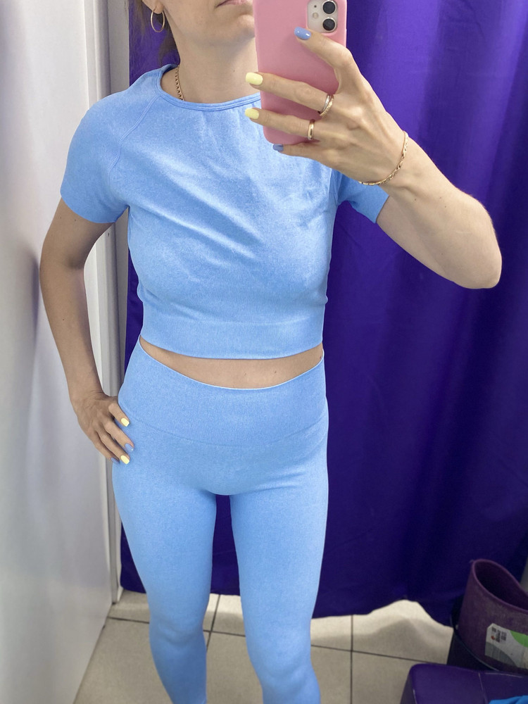 Костюмчик брала для йоги!Качество супер!Спасибо,я довольна!Не просвечивает!Ткань плотная,но в то же время на теле не ощущается!