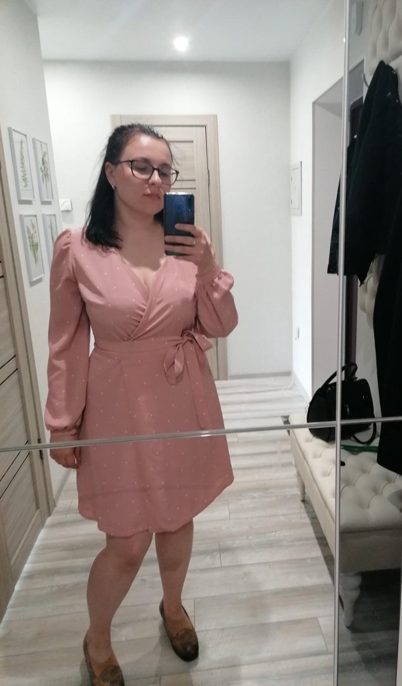 Лёгкое и нежное платье. Качество отличное.