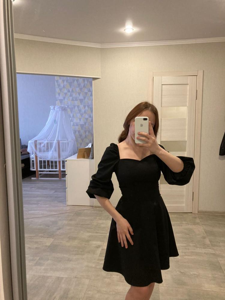 Шикарное платье! Мне на рост 153 получилось чуть выше колен, размер 42. Нежное, женственное, элегантное!