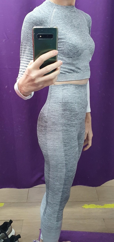 Хороший костюм, ткань приятная ткань