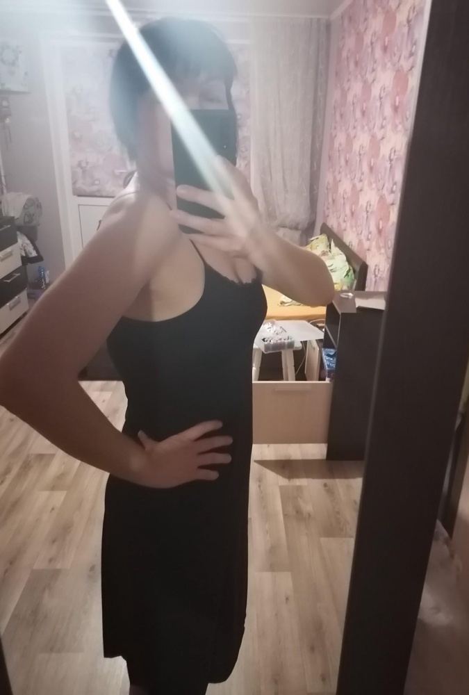 Мои параметры 106-83-109, рост 177 см. 14/26 сел идеально, длина до середины коленной чашечки, как и хотела. Под полуприлегающее платье самое то. 16/26 в талии и бёдрах немного свободнее. Качество 💣. Однозначно рекомендую. Отдельное спасибо девушке, которая мерила до меня размер 14/26, аккуратно вскрыта упаковка на 15 см примерно, комбинация повешена на плечики, а не комком в разобранном пакете, как частенько бывает. Спасибо всем покупателям, кто возвращает вещи в аккуратно сложенном виде