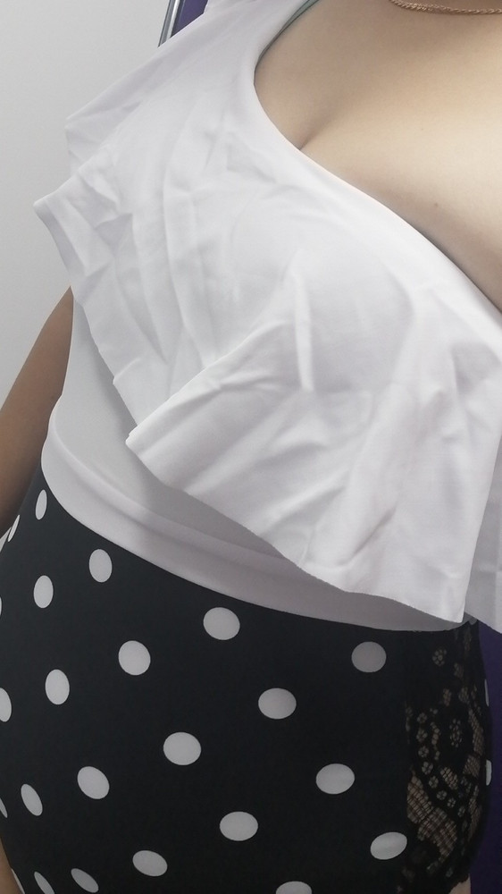 Купальник прикольный, но мне в груди маловат.на рост 162, немного туговат