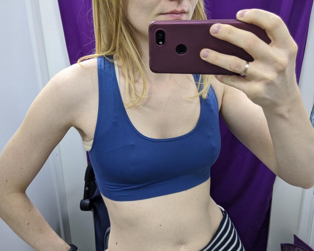 Маломерка! На 75В размер S/M обтянул ужасно. Не вдохнуть, не выдохнуть. M/L сел отлично. ОГ 86, ОПГ 75.