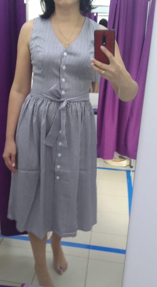 Платье порадовало, материал приятный, качественно сшито. Ткань на лето в самый раз, не просвечивает. Мой рост 167, длинна ниже колена. Рекомендую.