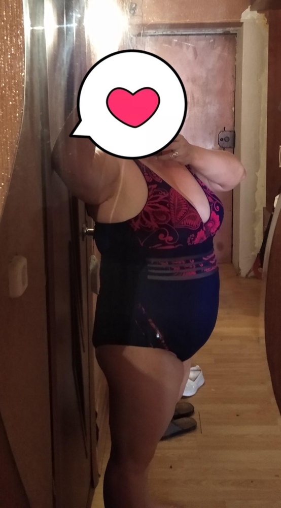 Неплохой купальник, на мой размер подошёл идеально, разрез на груди что надо, цвет прямо супер, насыщенный, но вот лямки сзади очень натирают. Кольца вшиты непутёво. Буду выпаривать  и вшивать заново. Не отказалась только из-за демократичной цены.