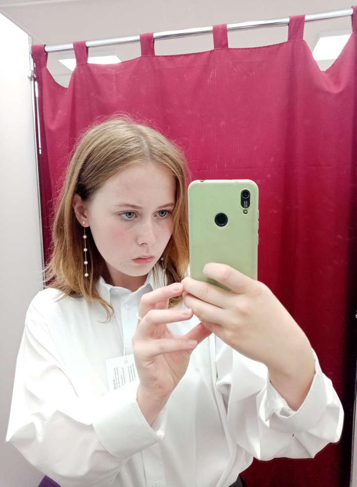 приятная к телу, размер в размер
немного просвечивает
претензий нет