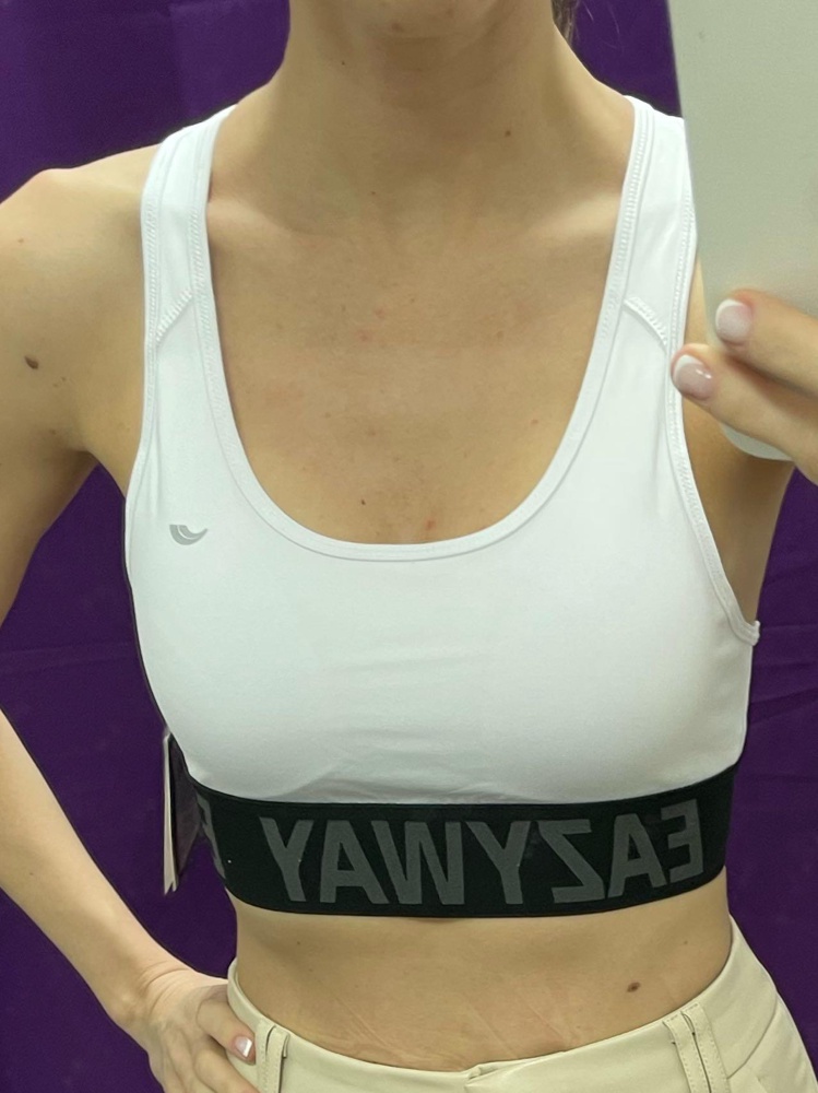 Простой приятный ,не сильно плотный