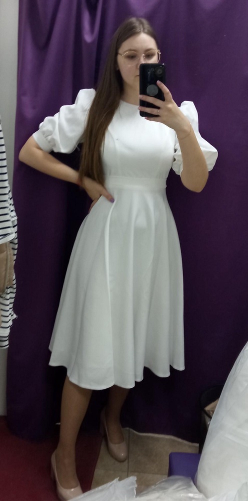 Всё хорошо, но платье пыльное, затасканое. На параметры 98-67-100 в талии большое, в груди маленькое, может без белья и будет хорошо, но не для меня. В целом класс.