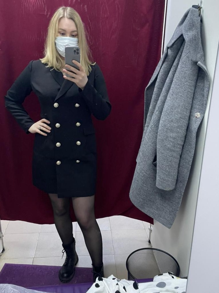 Платье супер! Но маломерит, ношу р. 46, первое заказывала капучино 46, но оно было мало, следующее вот заказала черного цвета уже 48 размера и оно как раз! жаль, что не у всех цветов есть 48 размер. Так бы заказала и другой расцветки.