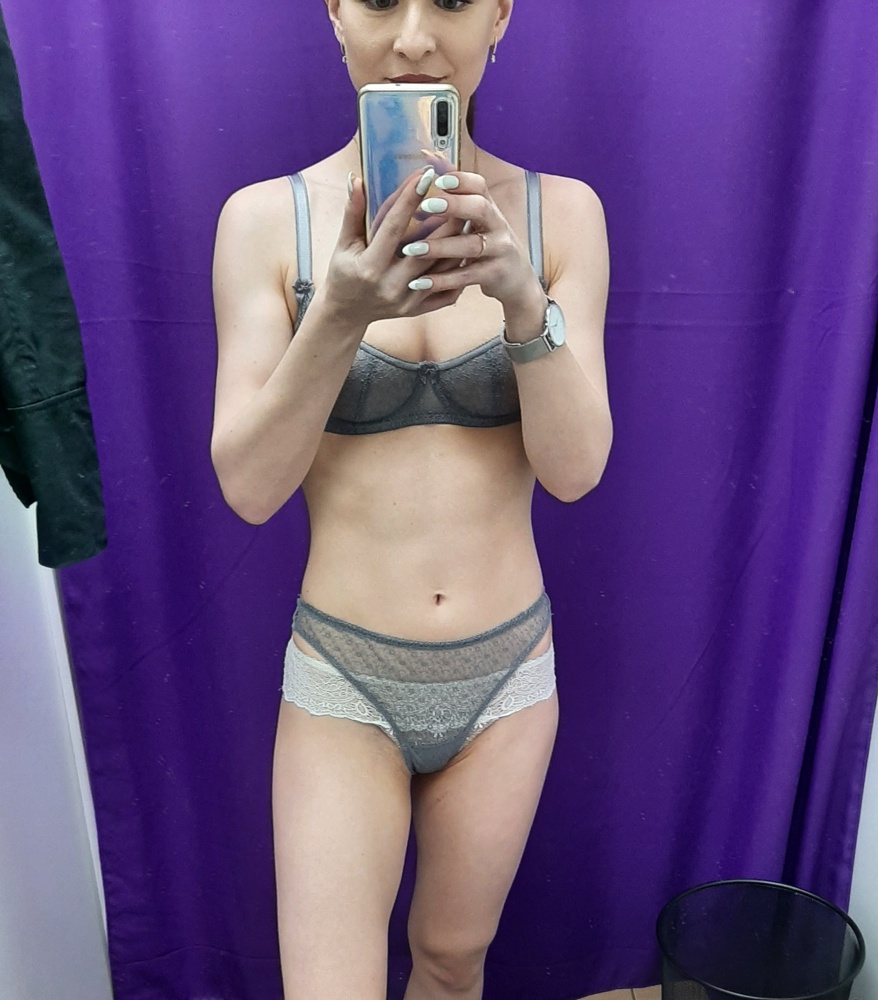 Ну почемуууу нет размера меньше! Бедра 88. Выкупила, понесла в ателье ушивать. Качество отличное. 