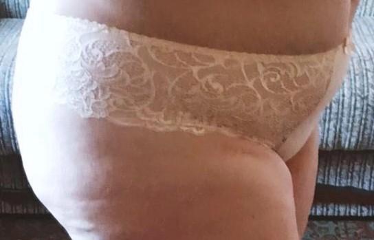 Отличное качество!!! Беру не первый раз. Размер брала 112-118, мои бёдра 142см, всё прекрасно подошло, никуда не врезается. Отличное качество материала. Буду брать ещё!!! Благодарю❤