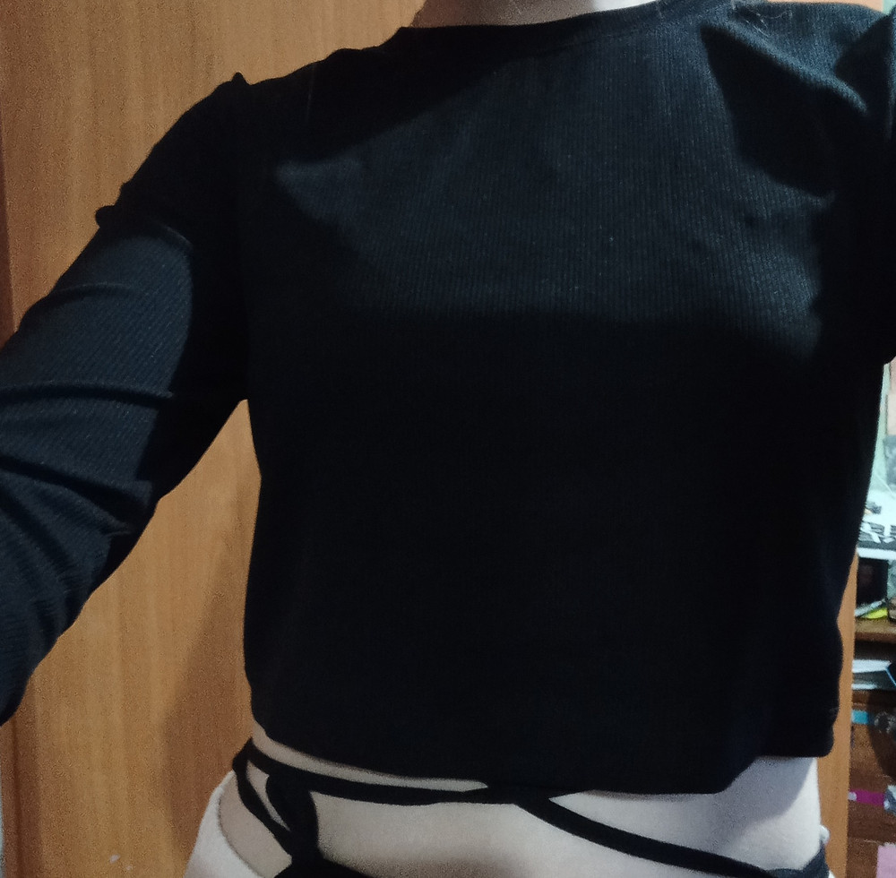 Кофточка хорошего качества, только чуть коротковата, но это не так плохо х