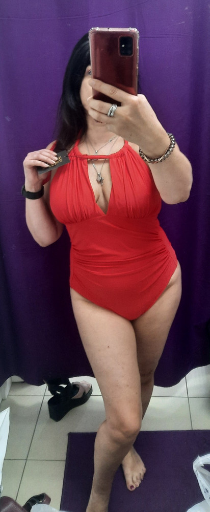 На 90×70×90 s-ка даже немного великоват. Но в принципе хорошо. Животик скрывает))выкупила