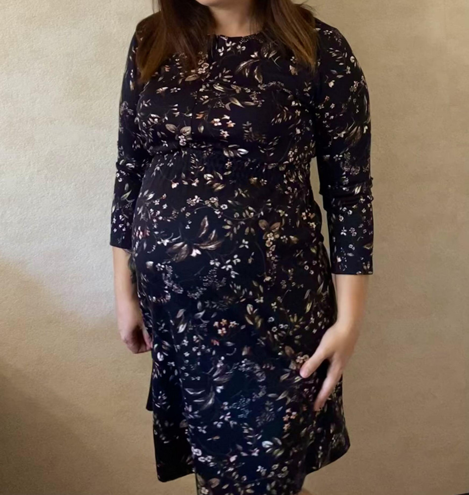 Платье отличного качества ,комфортное! На осень самое то ! Очень нравится то ,что есть замочек и можно будет покормить ребёнка . Огромный плюс ,что можно носить и после беременности . Приятная расцветка 🥰  Спасибо большое продавцу ! 🫶