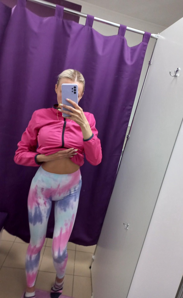 Они моя новая любовь. Плотные, качественные, и отлично сидят. И да, реально увеличивают попу.