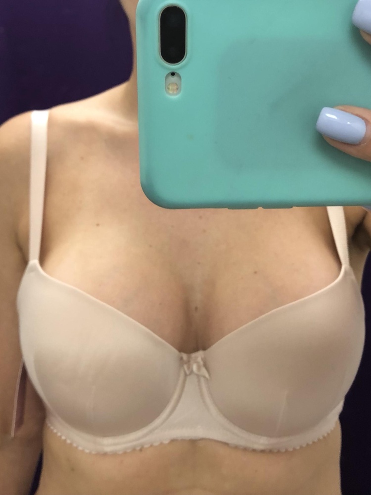 Лиф нежнейший!!! Он просто обнимает! Чашка слегка большемерит. Но! Доставка!!!!!!!!!!!!!! Сделайте уже с этим что-нибудь!!!