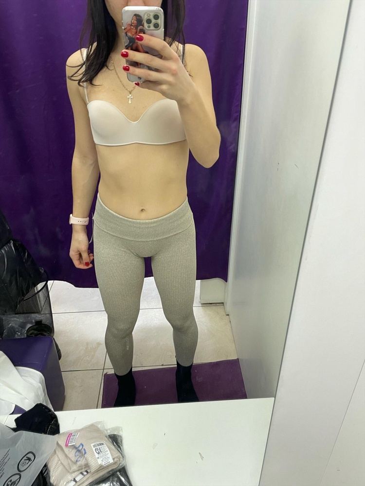 Не зашло, посадка слишком высокая, цвет не очень, а качество хорошее, очень плотные