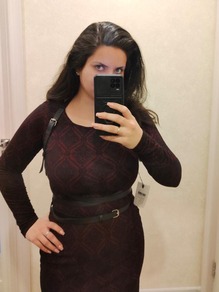 Шикарная портупея. Немного ошиблась с размером, нужно было меньше заказать. Думала, что на большую грудь будет не очень хорошо сидеть. Но мои опасения развеялись после примерки. Спасибо продавцу за качество и за маленький подарок🌺