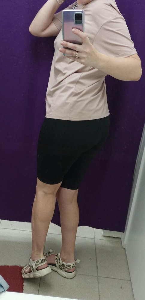 Не просвечивают. Плотные. На мои параметры 86 талия, 105 бедра размер L сел хорошо