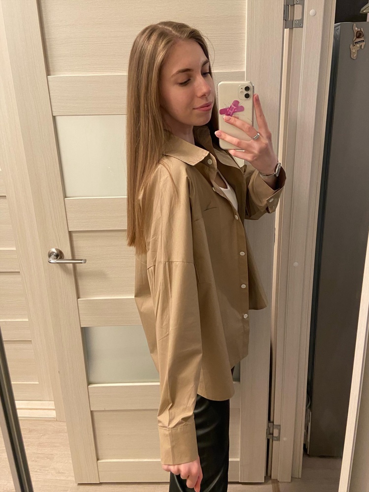 Ой, а мне так понравилась эта рубашка😍 И цвет у неё замечательный, долго такой искала) Приятна к телу, по размеру села отлично, и на рост 177 рукава не короткие) Спасибо, уже заказала такую же в чёрном цвете)
