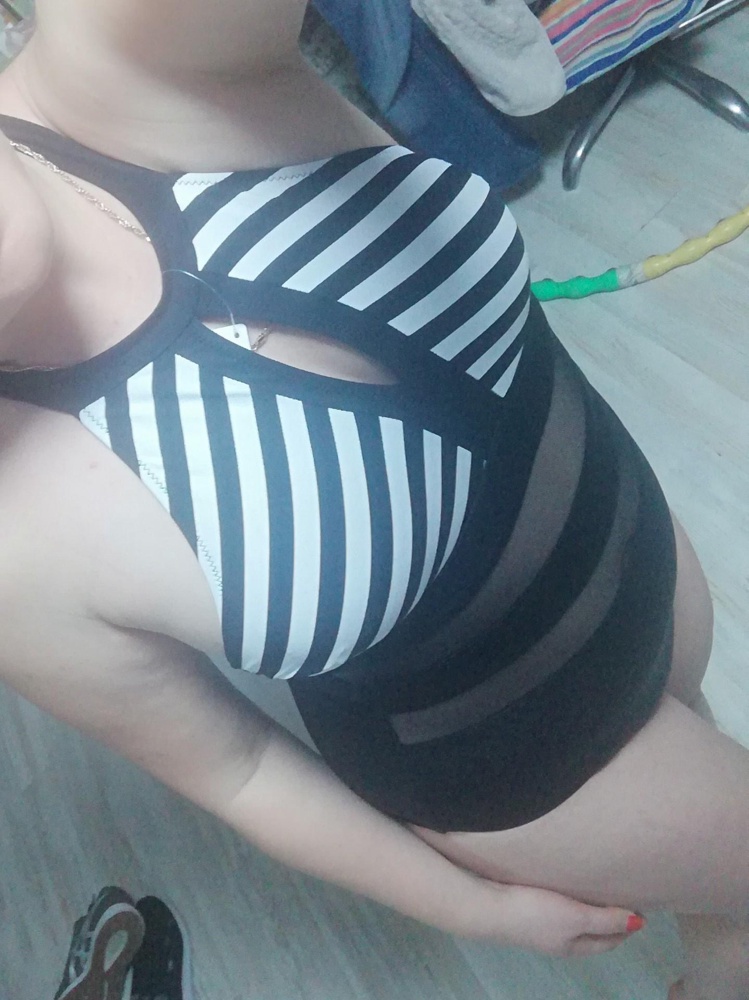 Купальник понравился, но пришёл с небольшим пятном на груди, но всё равно выкупила, думаю отстираю)