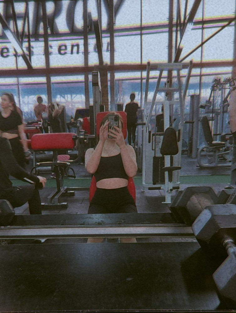 Ношу его уже 11 месяцев в зал и все отлично с ним, мне очень нравится, удобный, плотный правда, для широкой грудной клетки может маловат будет