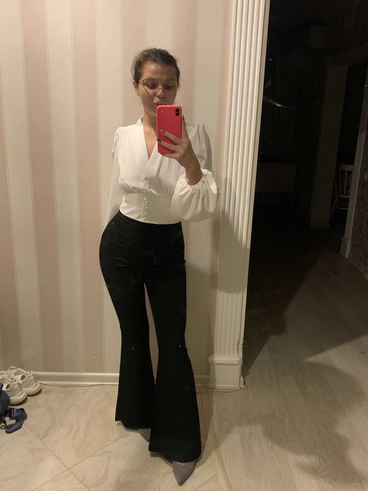 Мне очень понравились) сшито нормально, ткань приятная, сели хорошо) на 88-71-98 м хорошо подошёл) спасибо