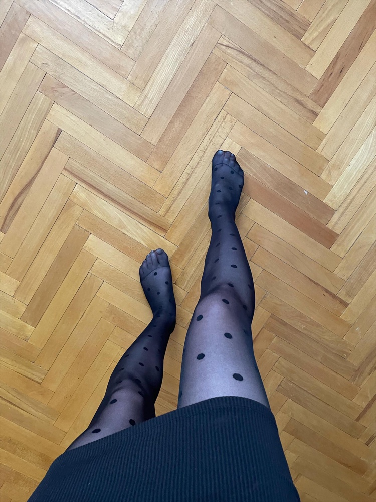 Берите размер по-больше! Я на рост154 взяла 1/2 самые маленькие , но они прям ОЧЕНЬ маленькие, резинка слабенькая, при ходьбе немного спадают, в остальном очень красивые!