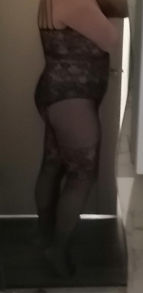 Рекомендую однозначно, мои данные 124/108 /, рост 170 и вес 100 кг, грудь 5 размер, скажу, что в данную модель влезет дама и покрупнее меня, запас ещё приличный