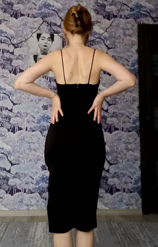 Размер идеально подошёл,  платье невероятно комфортное