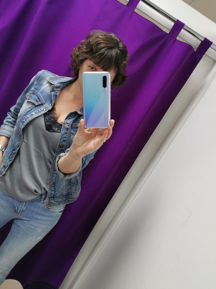 На ОГ 92 заказала размер М. Сел как надо. Качество хорошее. Очень понравился. Взяла серый. Закажу ещё и другого цвета.