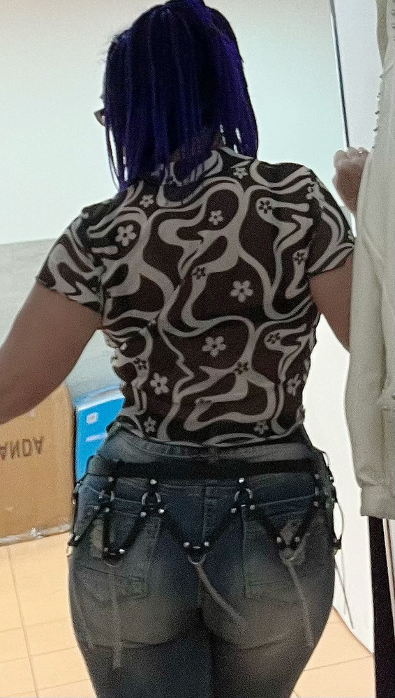 Отличный пояс , стильный , хорошо смотрится, на счёт  натуральной кожи ,,,,не знаю, нечего не могу сказать, со временем пойму при носке ,, спасибо производителю!!!!