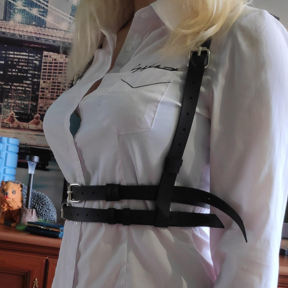 Товаром довольна. Размер l/xl  великоват оказался на 44р/46р. Пришлось пробить дополнительные дырочки.