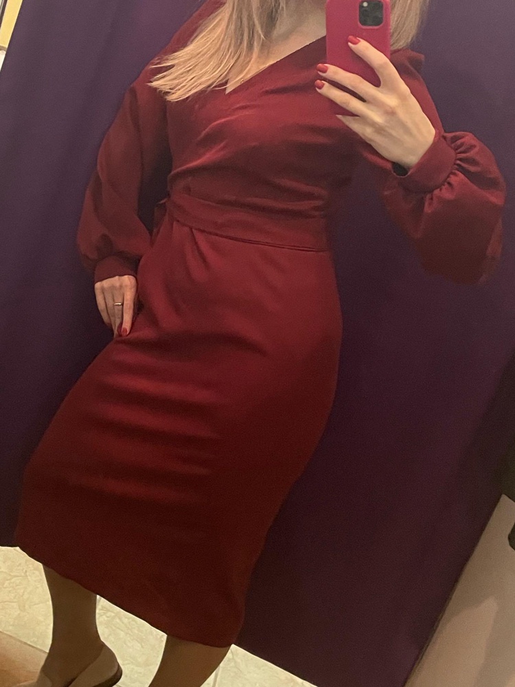 За полторы тысячи очень даже неплохо. Вырез придётся булавкой подколоть.